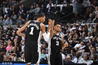 体现出一名 体现出一名